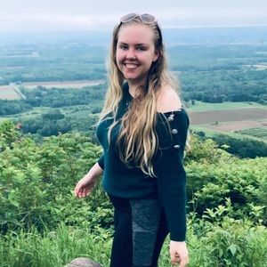 Meet your Posher, Alison